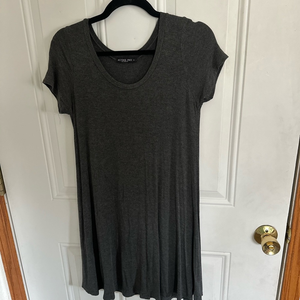 Acting Pro Charcoal Short Sleeve Tunic Dress